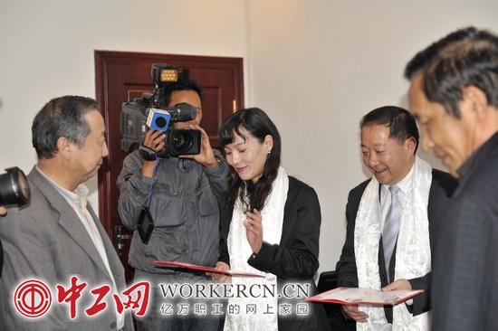 西藏工会新闻网开通仪式在拉萨举行（组图）