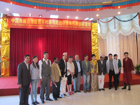 西藏青年代表与尼泊尔青年代表团友好交流增进友谊